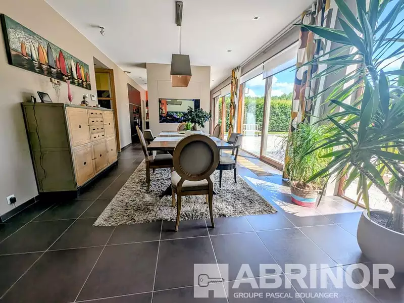 Maison, 218 m²
