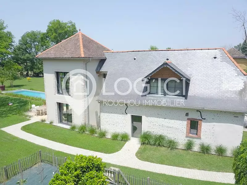 Maison, 240 m²
