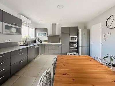 Maison, 166 m²
