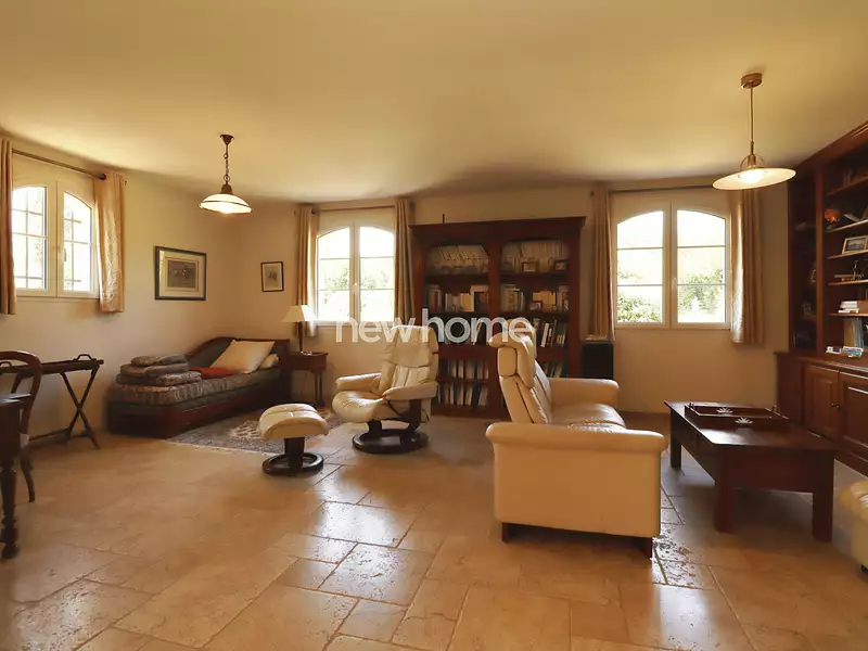 Maison, 320 m²