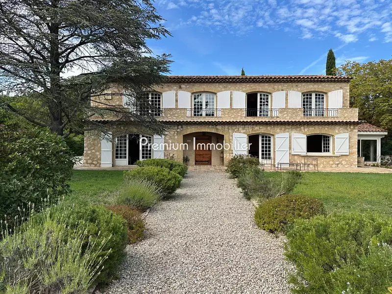 Maison, 284 m²