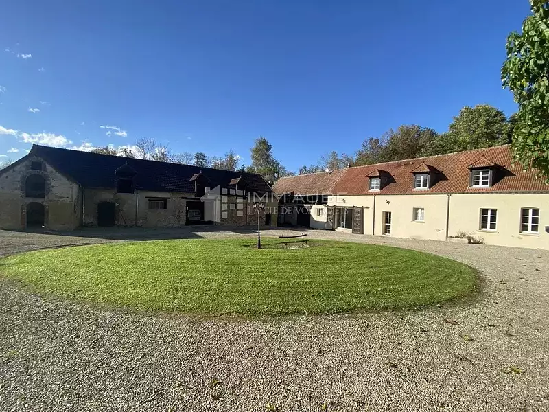 Maison, 256 m²