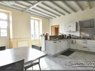 Maison, 255 m²