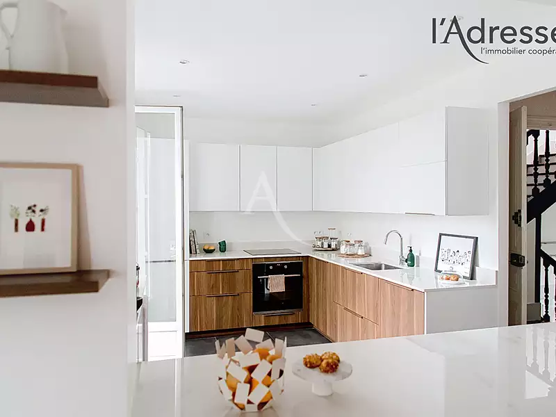 Maison, 325 m²
