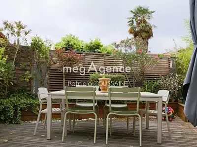 Immeuble, 319 m²