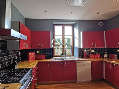 Maison, 196 m²