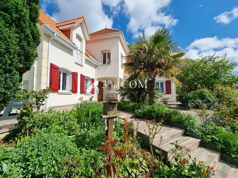 Maison, 215 m²