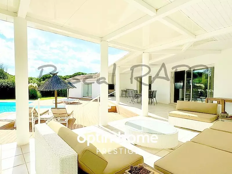 Maison, 218 m²