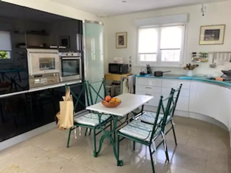 Maison, 220 m²