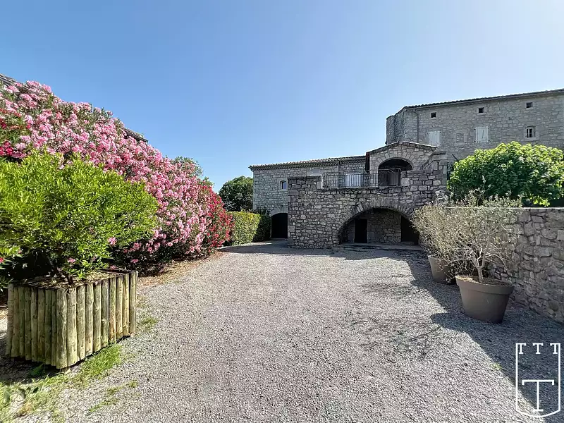 Maison, 640 m²