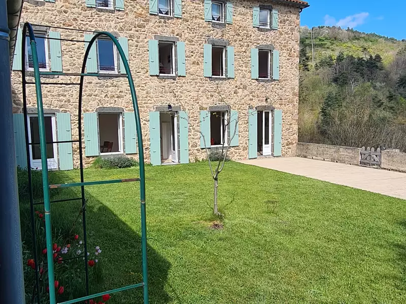 Maison, 307,4 m²