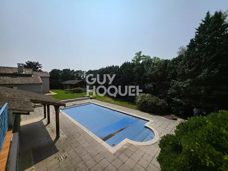Maison, 340 m²