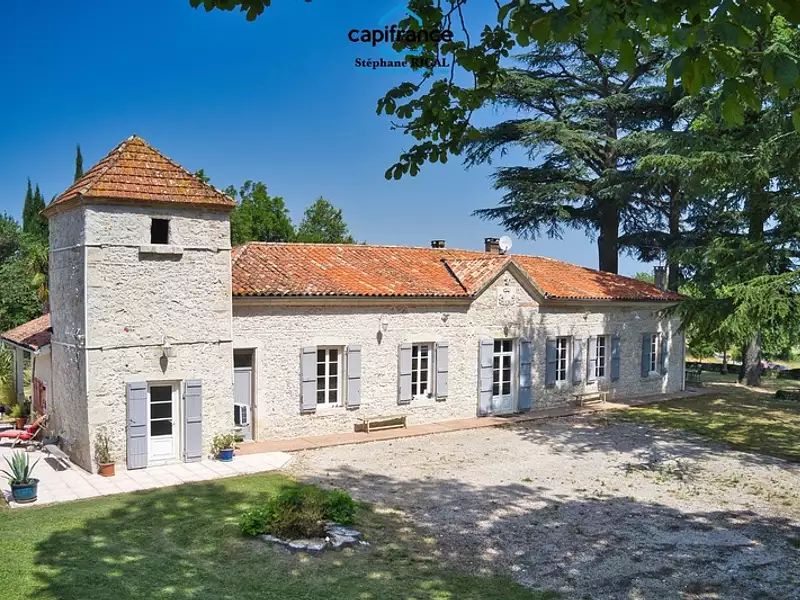 Maison, 210 m²