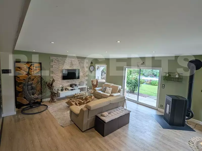 Maison, 165 m²
