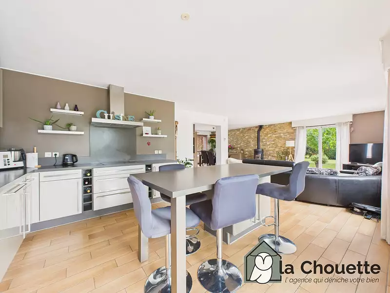 Maison, 166 m²