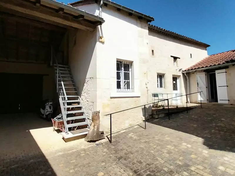 Divers, 300 m²