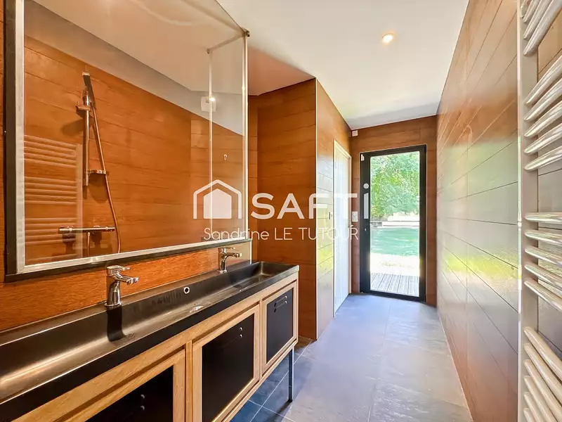 Maison, 285 m²