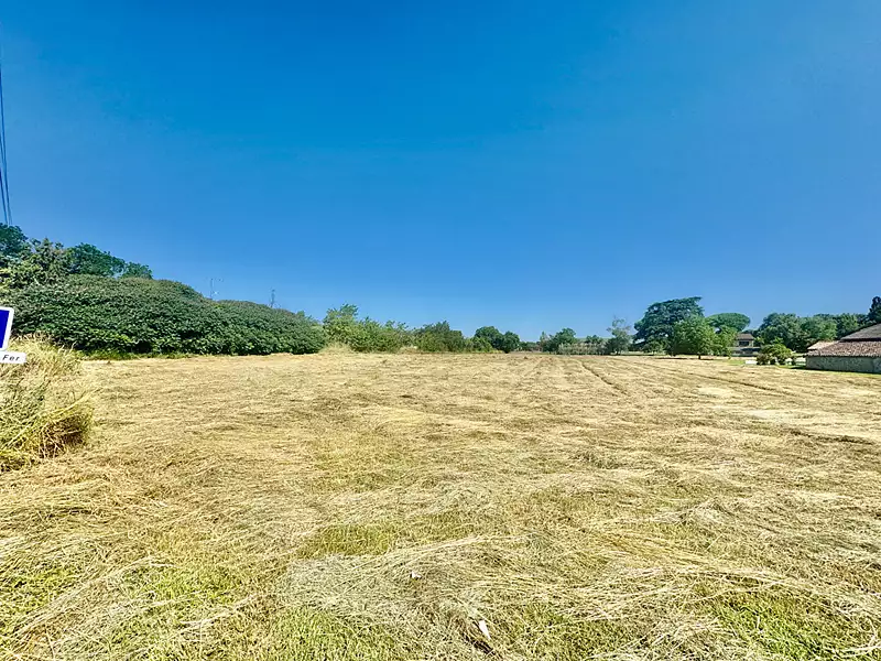 Terrain, 6 470 m²