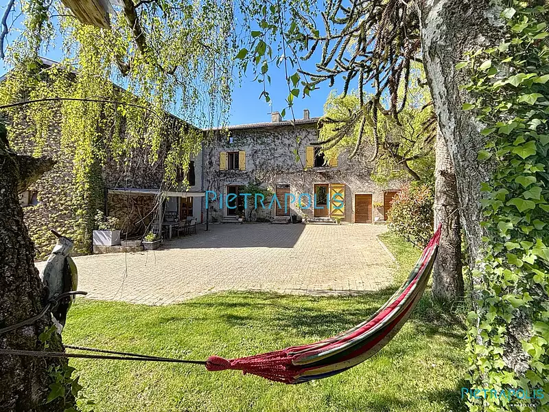 Maison, 225 m²