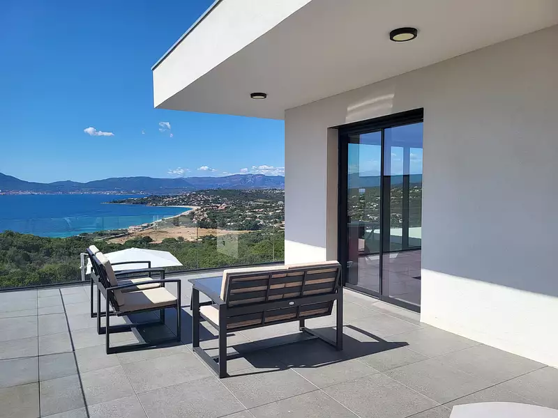 Maison, 211 m²