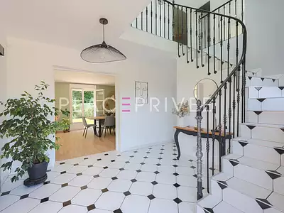 Maison, 180 m²