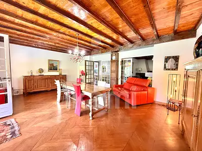 Immeuble, 329 m²