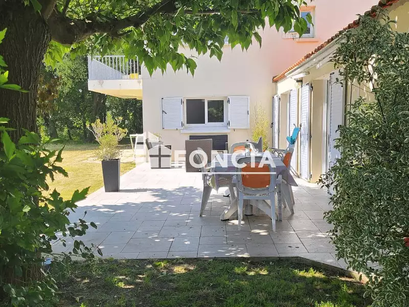 Maison, 157 m²