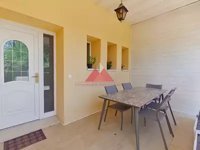 Maison, 238 m²