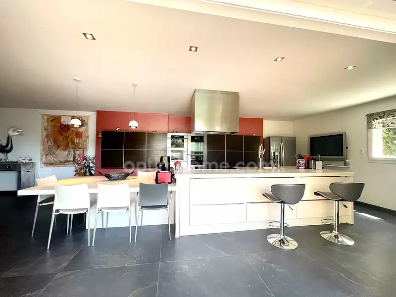 Maison, 168 m²