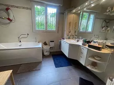 Maison, 255 m²