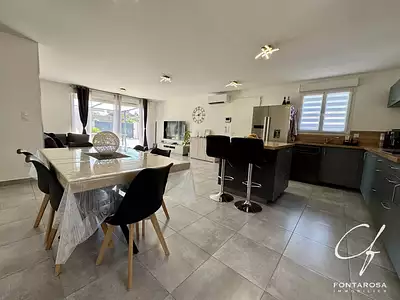Maison, 93 m²