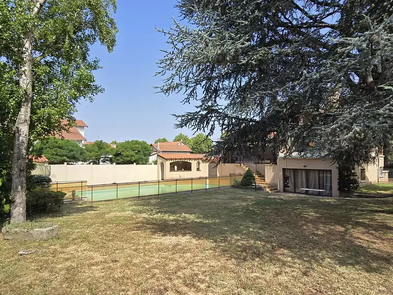 Maison, 235 m²