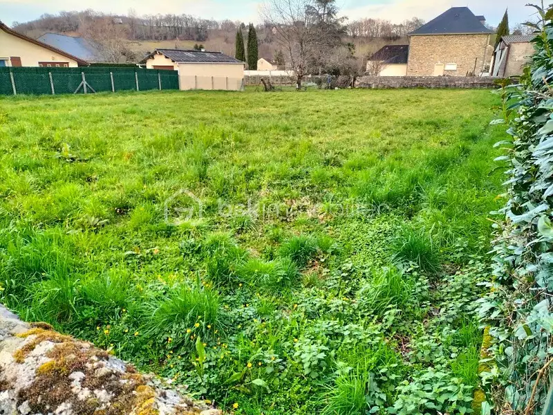 Terrain, 908 m²