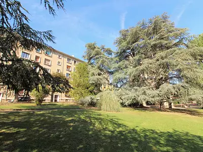 230 000 € 4 240 €/m² Appartement • 54,25 m² • 3 pièces • 2 chambres Bagnolet (93170)