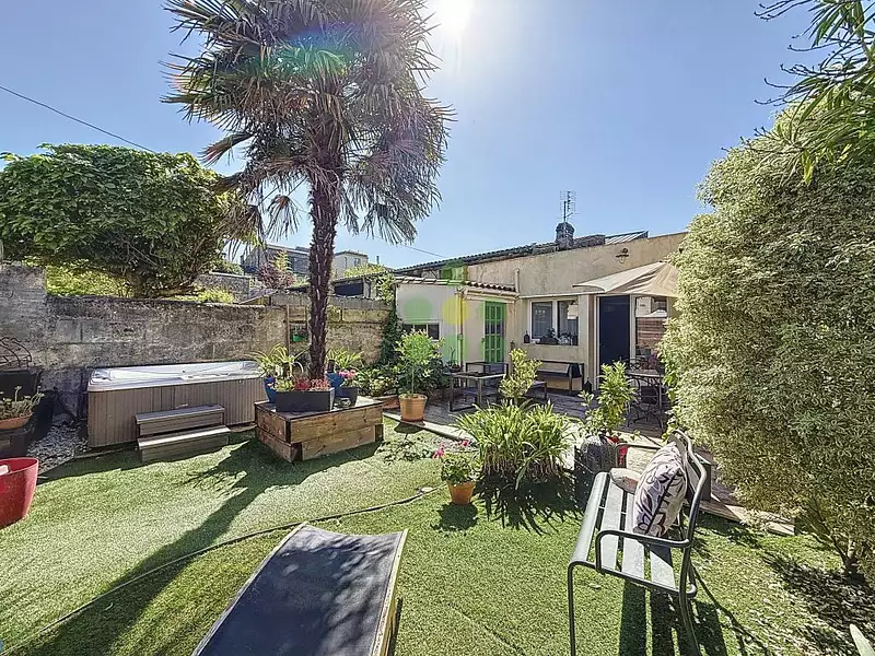 Maison, 220 m²