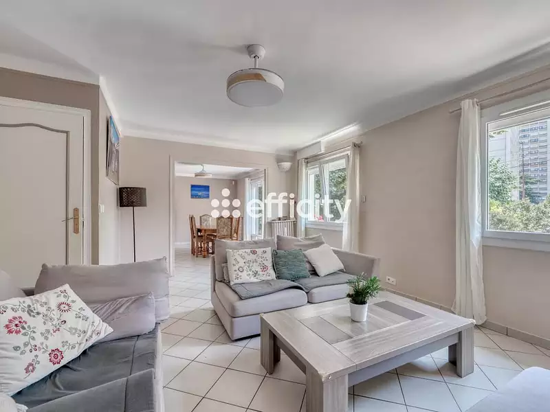 Maison, 165 m²