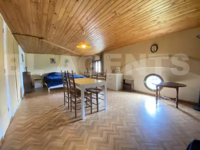 Maison, 225 m²