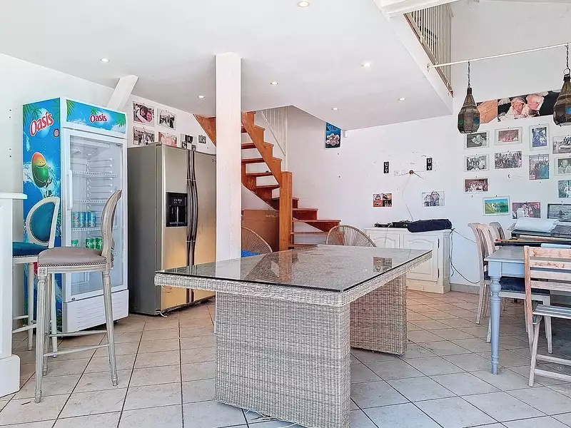 Maison, 235 m²
