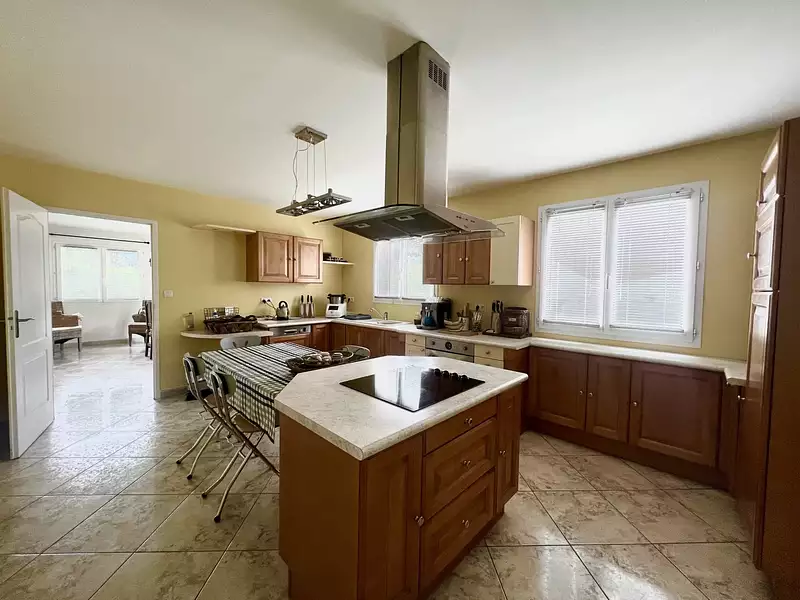 Maison, 300 m²