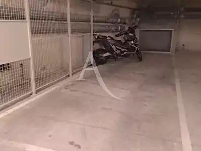 Parking, 130 m²