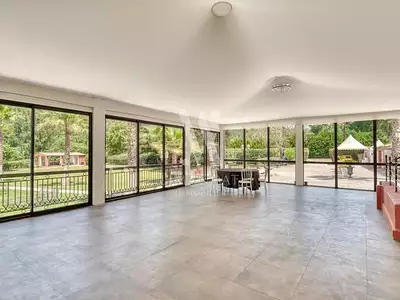 Maison, 398,84 m²