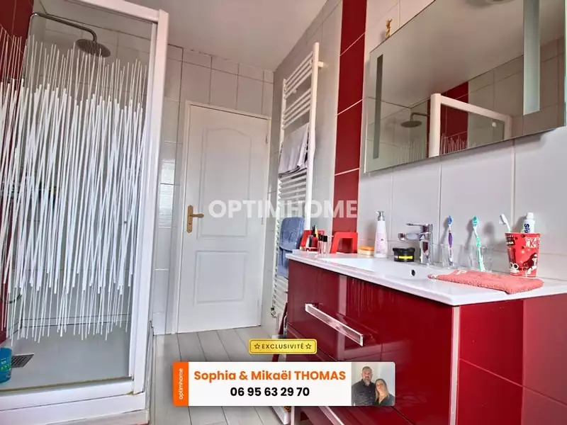 Maison, 225 m²