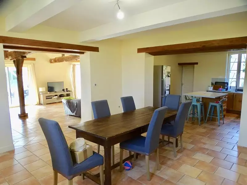 Maison, 220 m²
