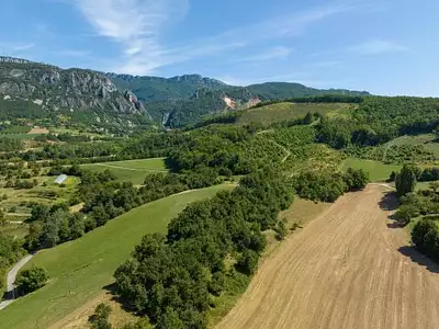 Terrain, 330 m²