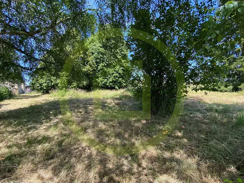 Terrain, 1 300 m²