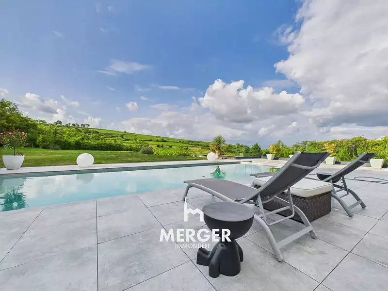 Maison, 330 m²