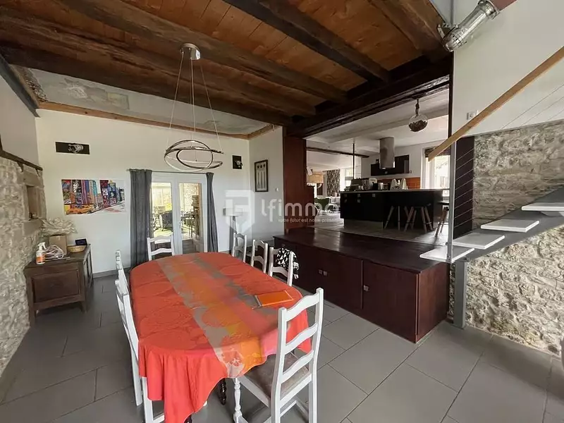 Maison, 296 m²