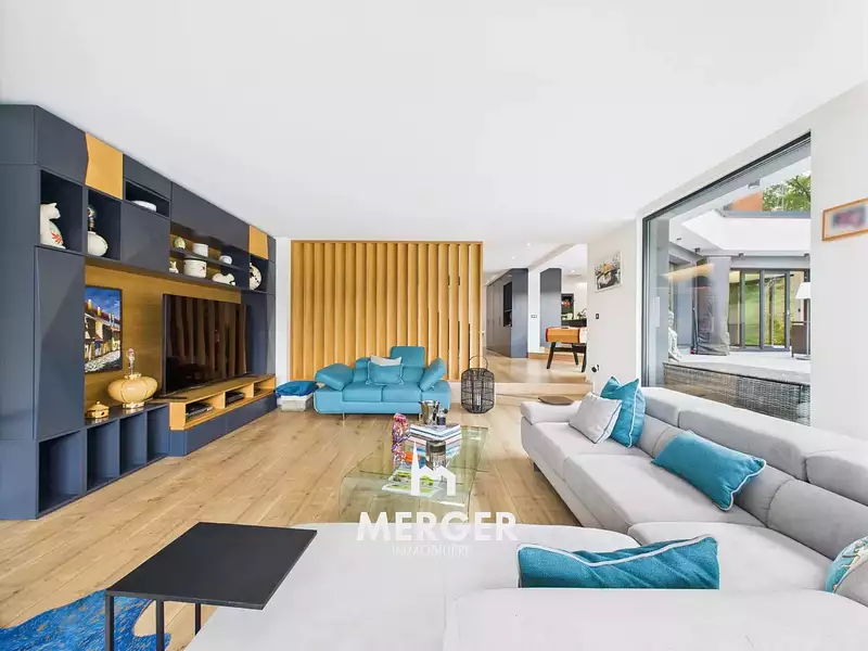 Maison, 330 m²