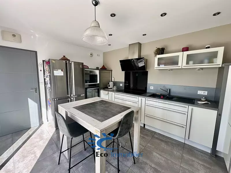 Maison, 170 m²