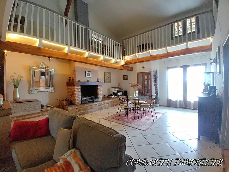 Maison, 240 m²